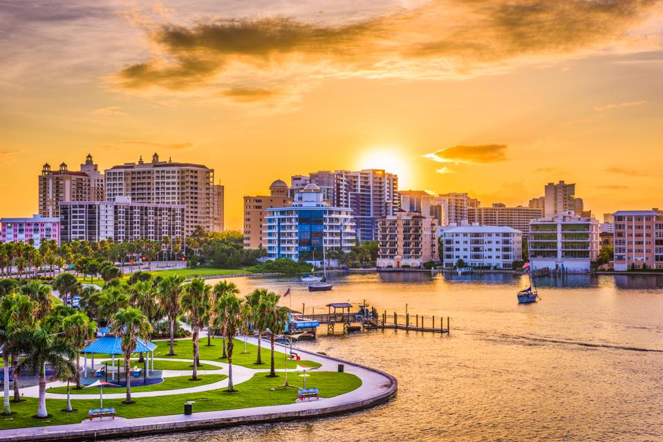 Live in Sarasota -cenege real esate group